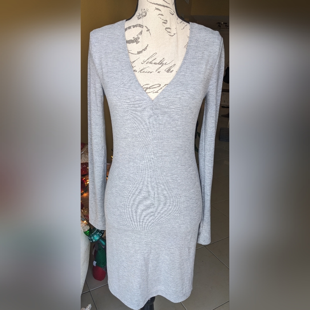 NWOT FOREVER 21 Gray Bodycon VNeck  Long Sleeve Dress Size Medium